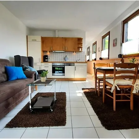 2 Weinhaus Marmann * Osann-Monzel