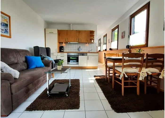 2 Weinhaus Marmann * Osann-Monzel