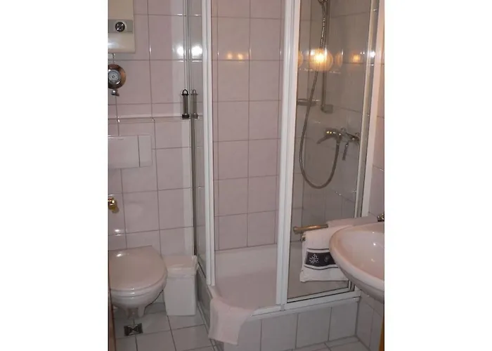 2 Weinhaus Marmann Osann-Monzel