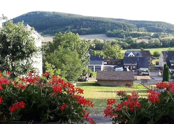 2 Weinhaus Marmann * Osann-Monzel